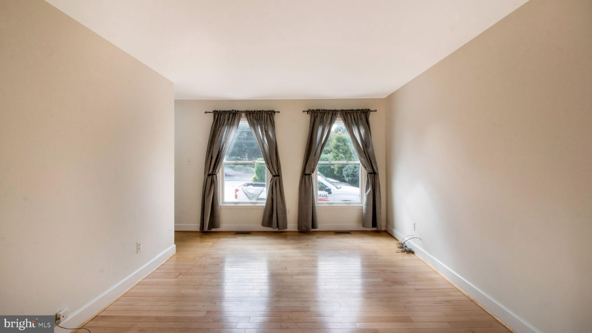 WOODSIDE PARK - Residential Lease