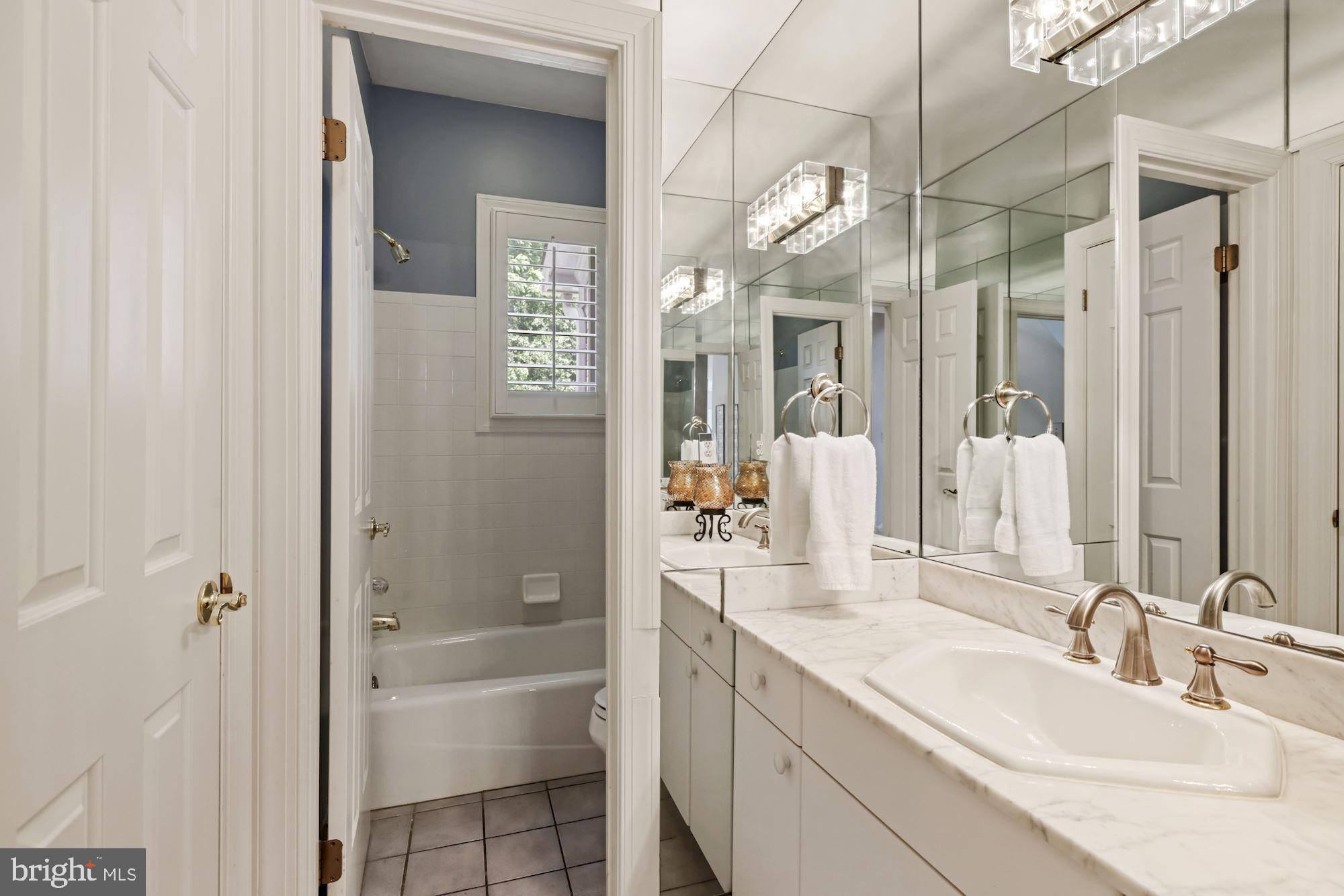 POTOMAC OUTSIDE - Residential