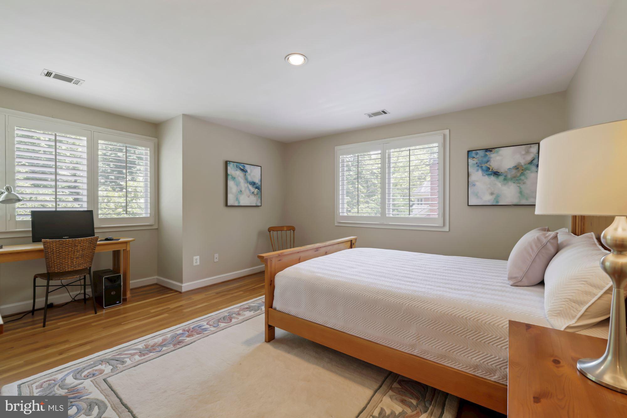 POTOMAC OUTSIDE - Residential