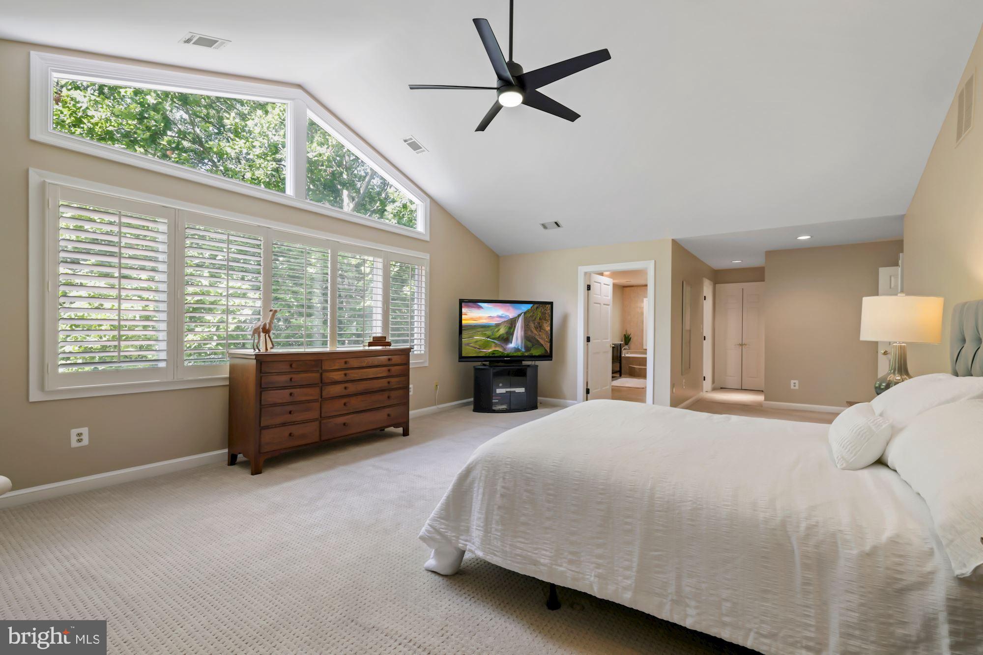 POTOMAC OUTSIDE - Residential