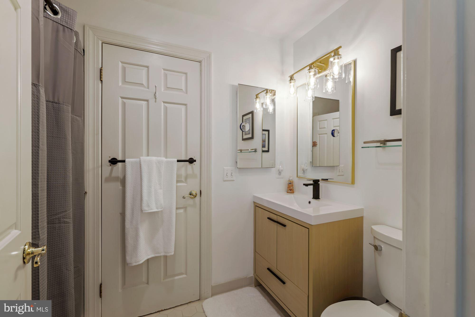 POTOMAC OUTSIDE - Residential