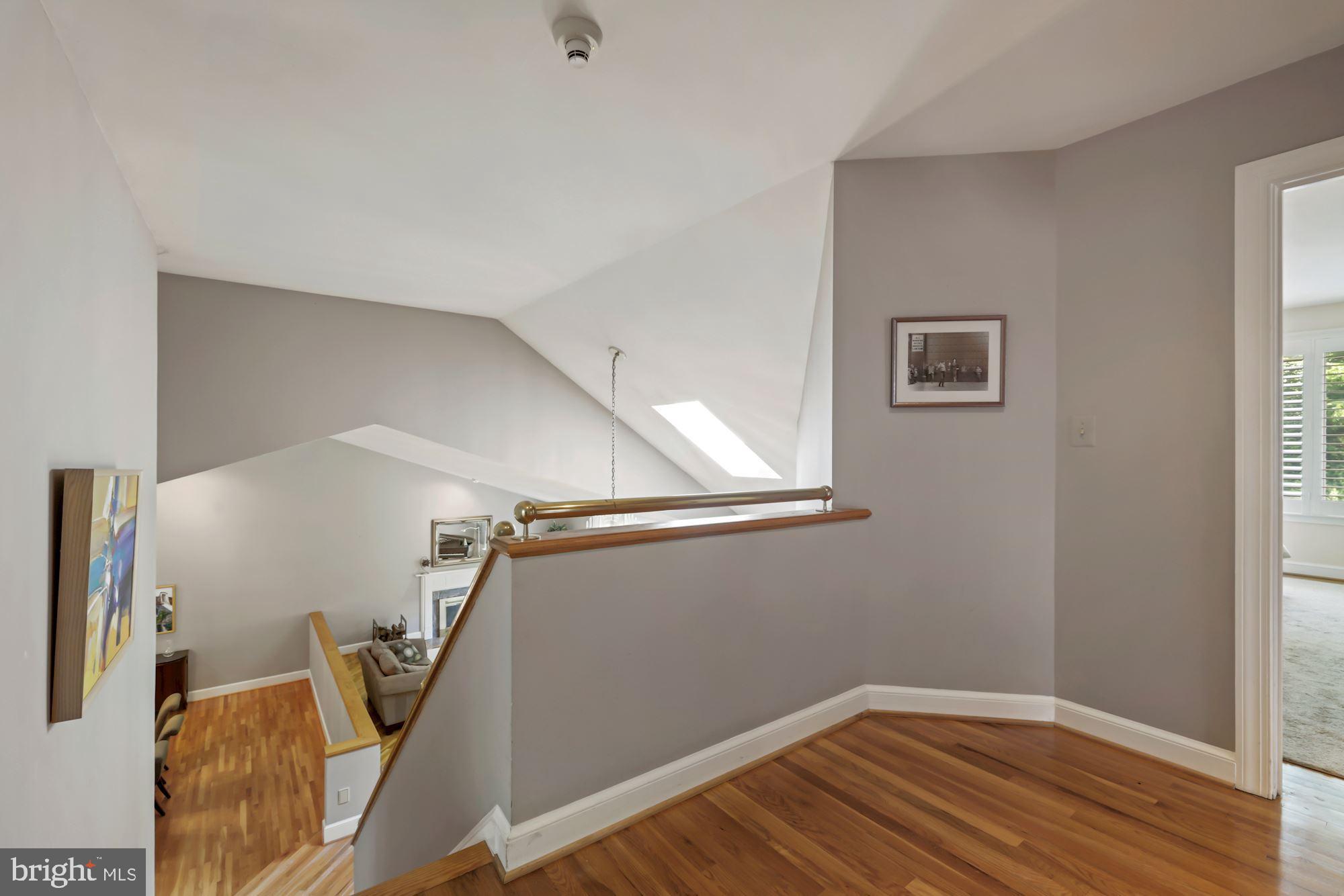 POTOMAC OUTSIDE - Residential