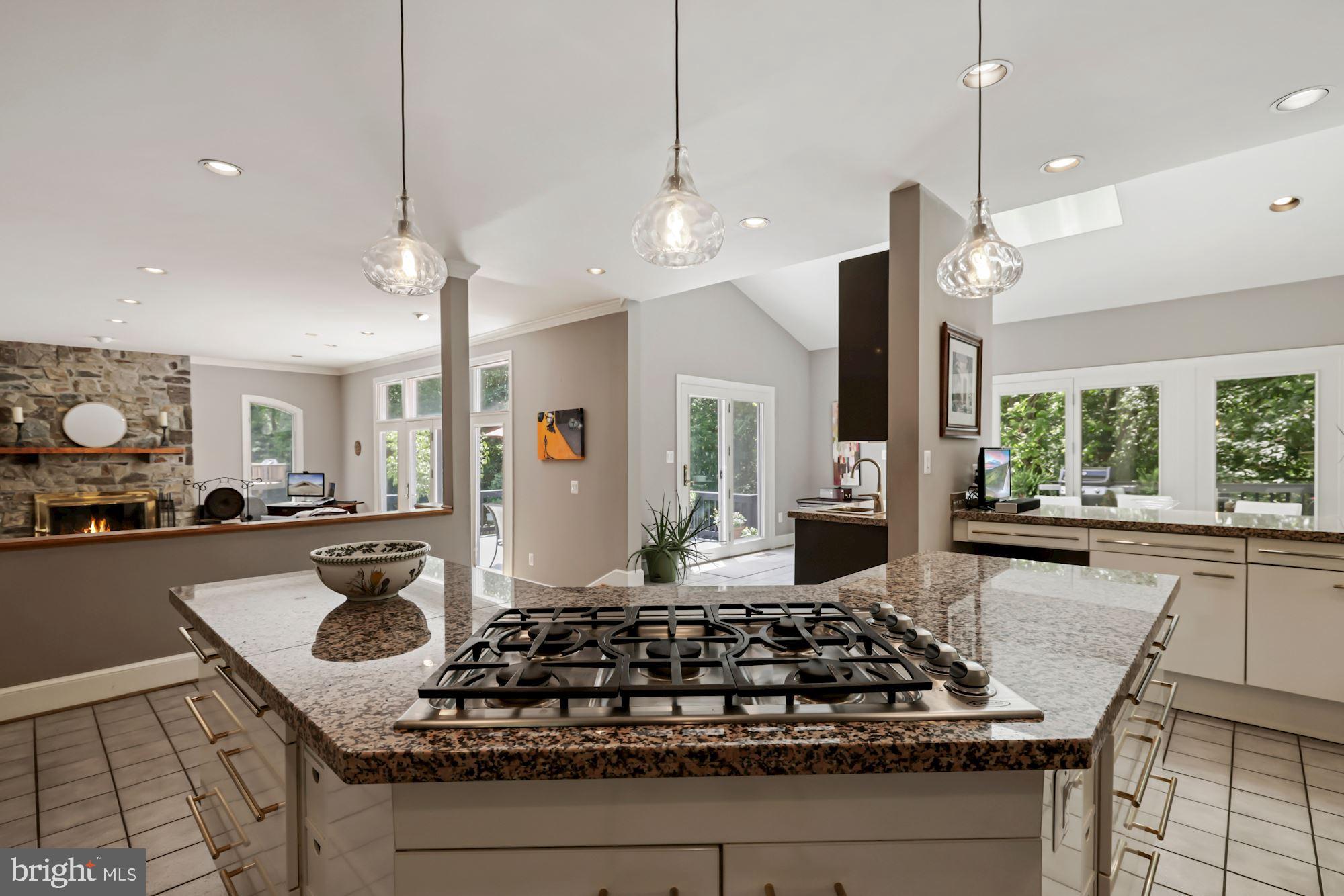 POTOMAC OUTSIDE - Residential