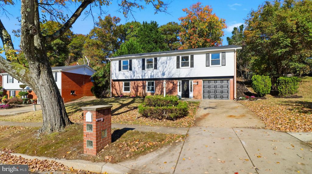 Photo of 6118 Hellen Lee Drive, CLINTON, MD 20735 (MLS # MDPG2181084)