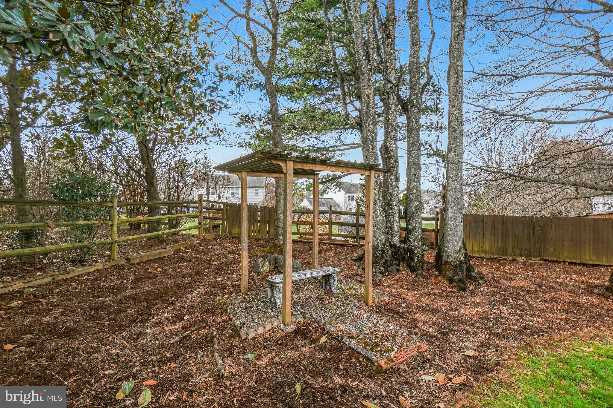 WASHINGTONIAN WOODS - Residential