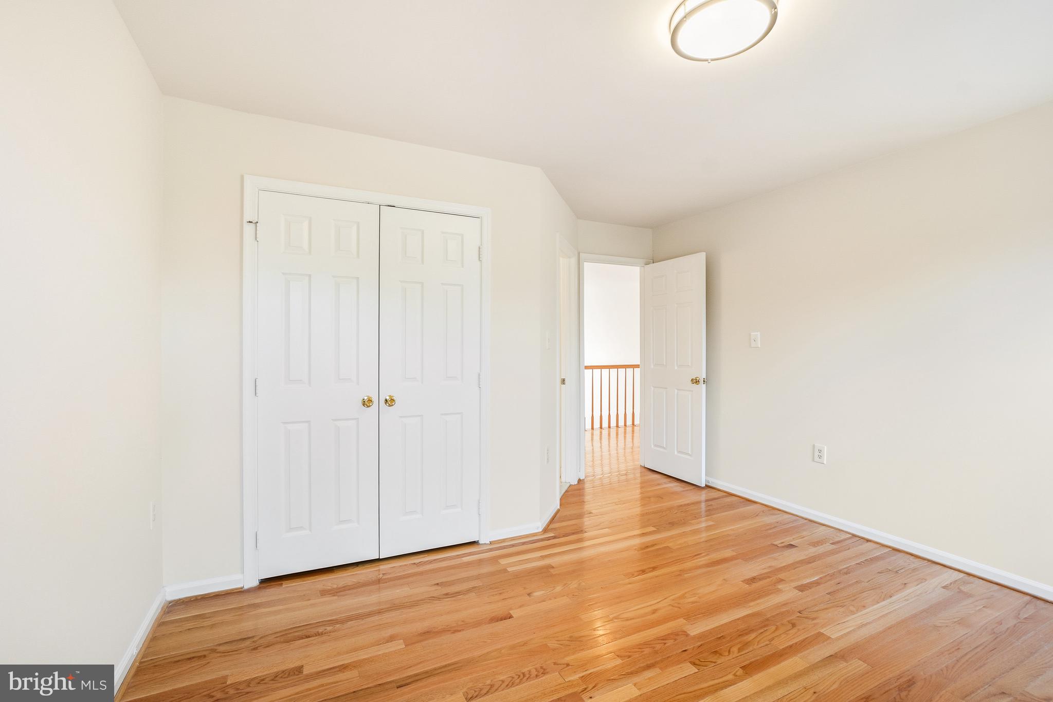 WASHINGTONIAN WOODS - Residential