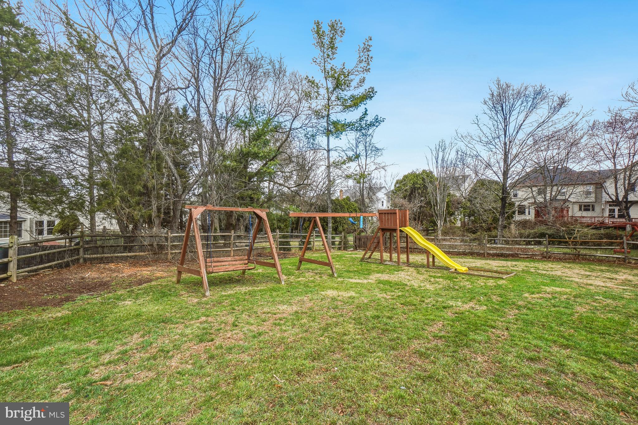 WASHINGTONIAN WOODS - Residential