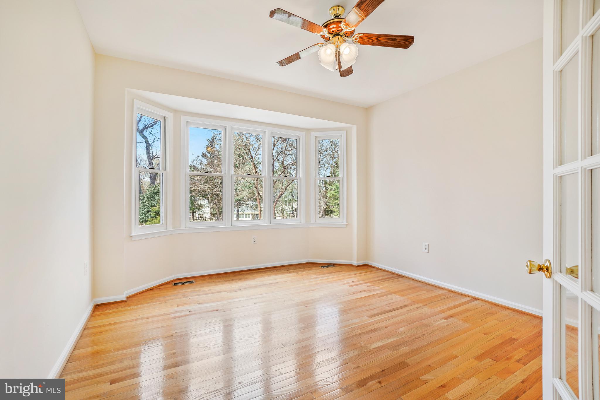 WASHINGTONIAN WOODS - Residential