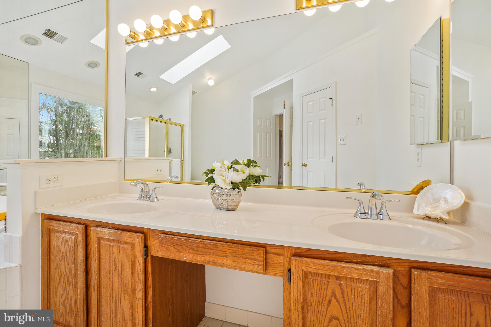 WASHINGTONIAN WOODS - Residential