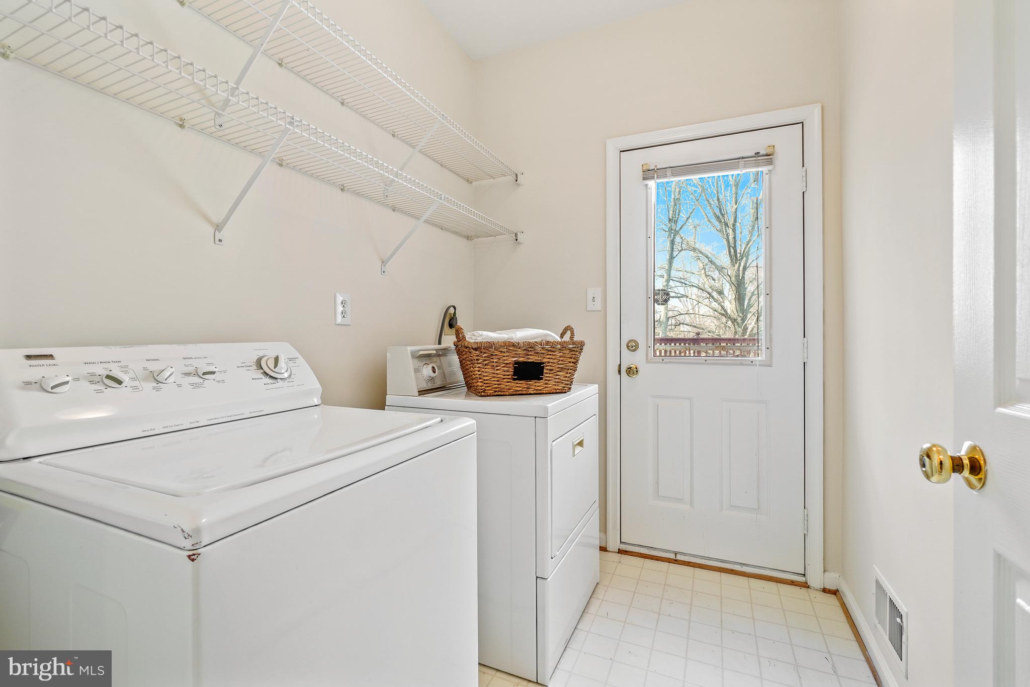 WASHINGTONIAN WOODS - Residential