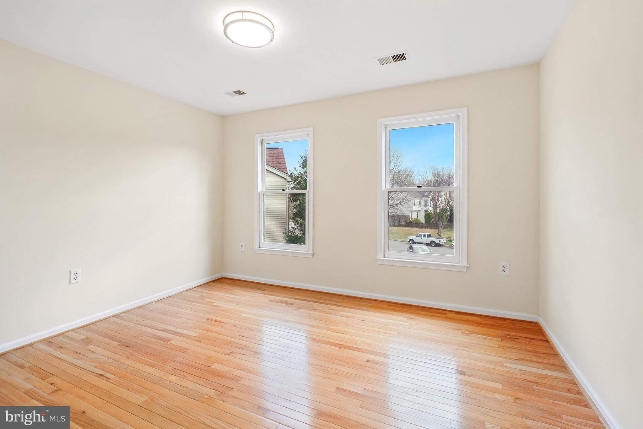 WASHINGTONIAN WOODS - Residential