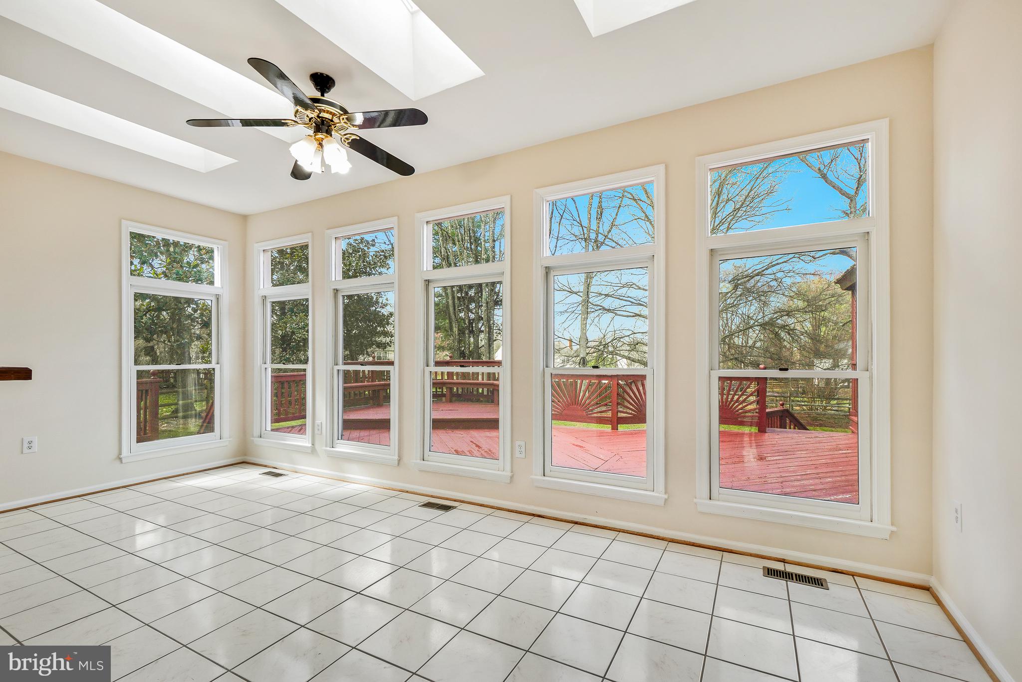 WASHINGTONIAN WOODS - Residential