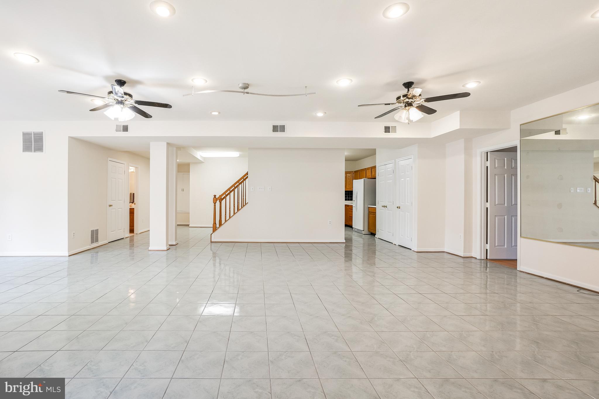 WASHINGTONIAN WOODS - Residential