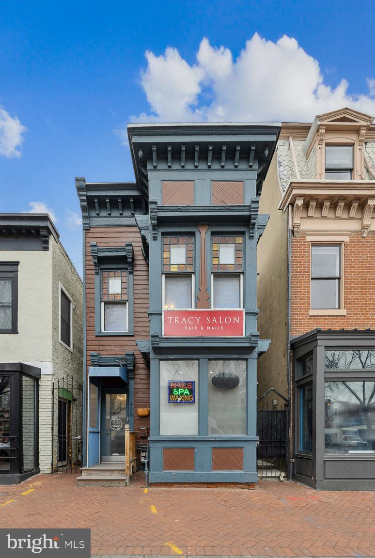 CAPITOL HILL - Residential Lease