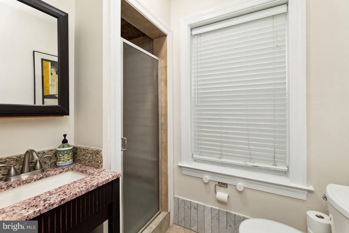 CAPITOL HILL - Residential Lease