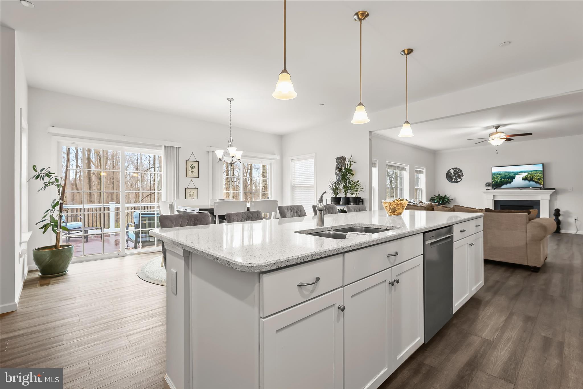 TEMPLES DELIGHT - Residential