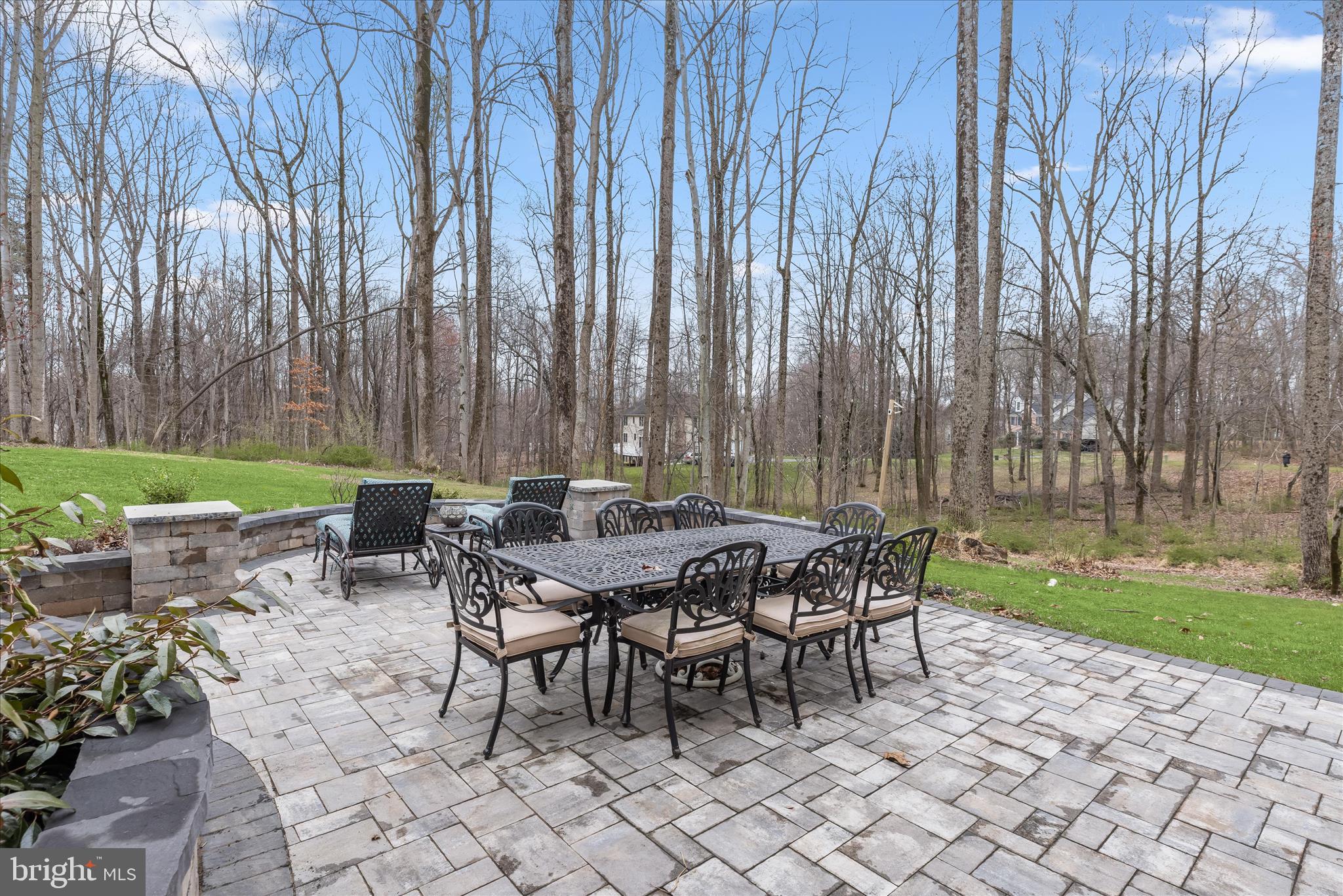 TEMPLES DELIGHT - Residential