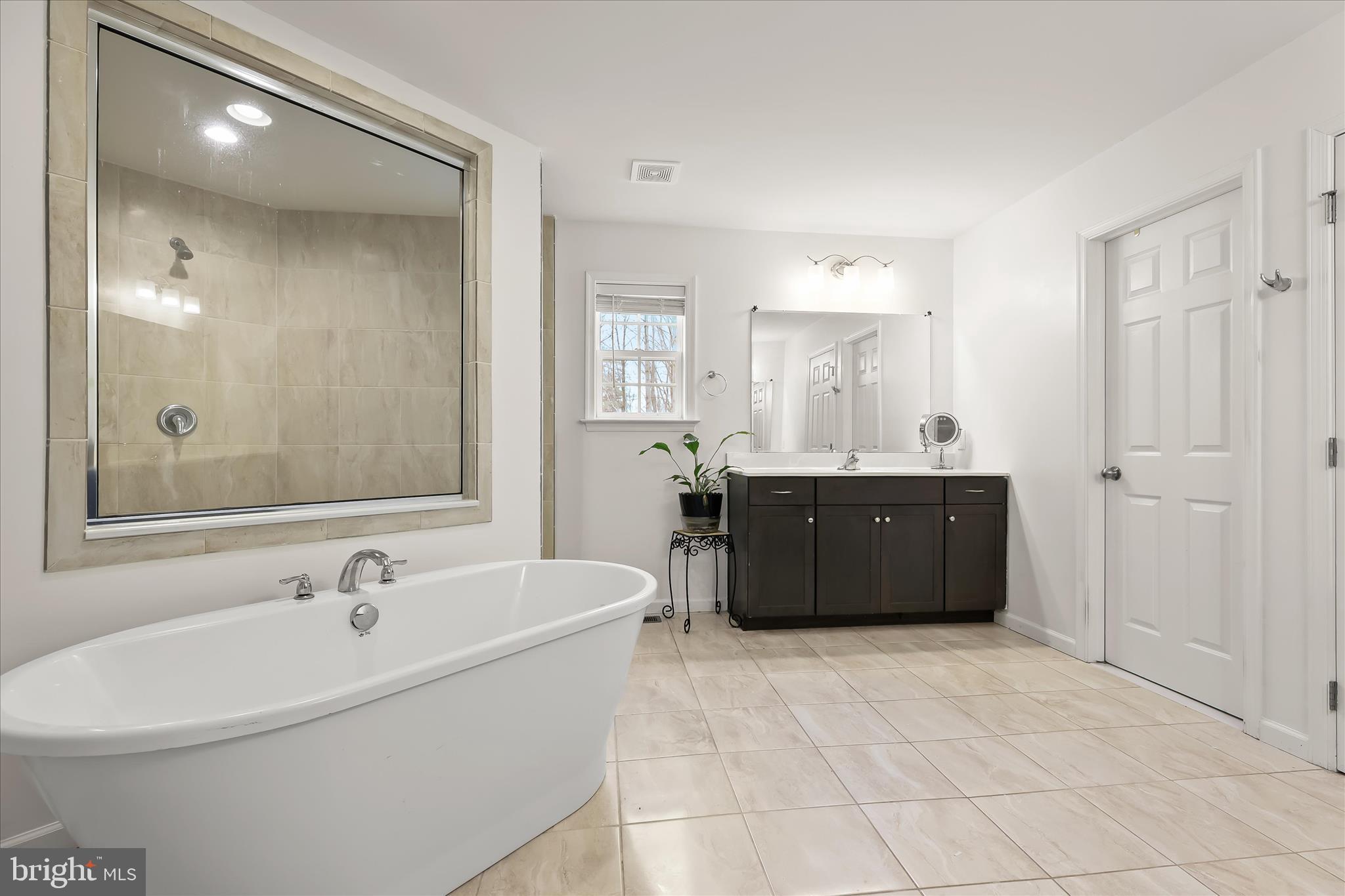 TEMPLES DELIGHT - Residential