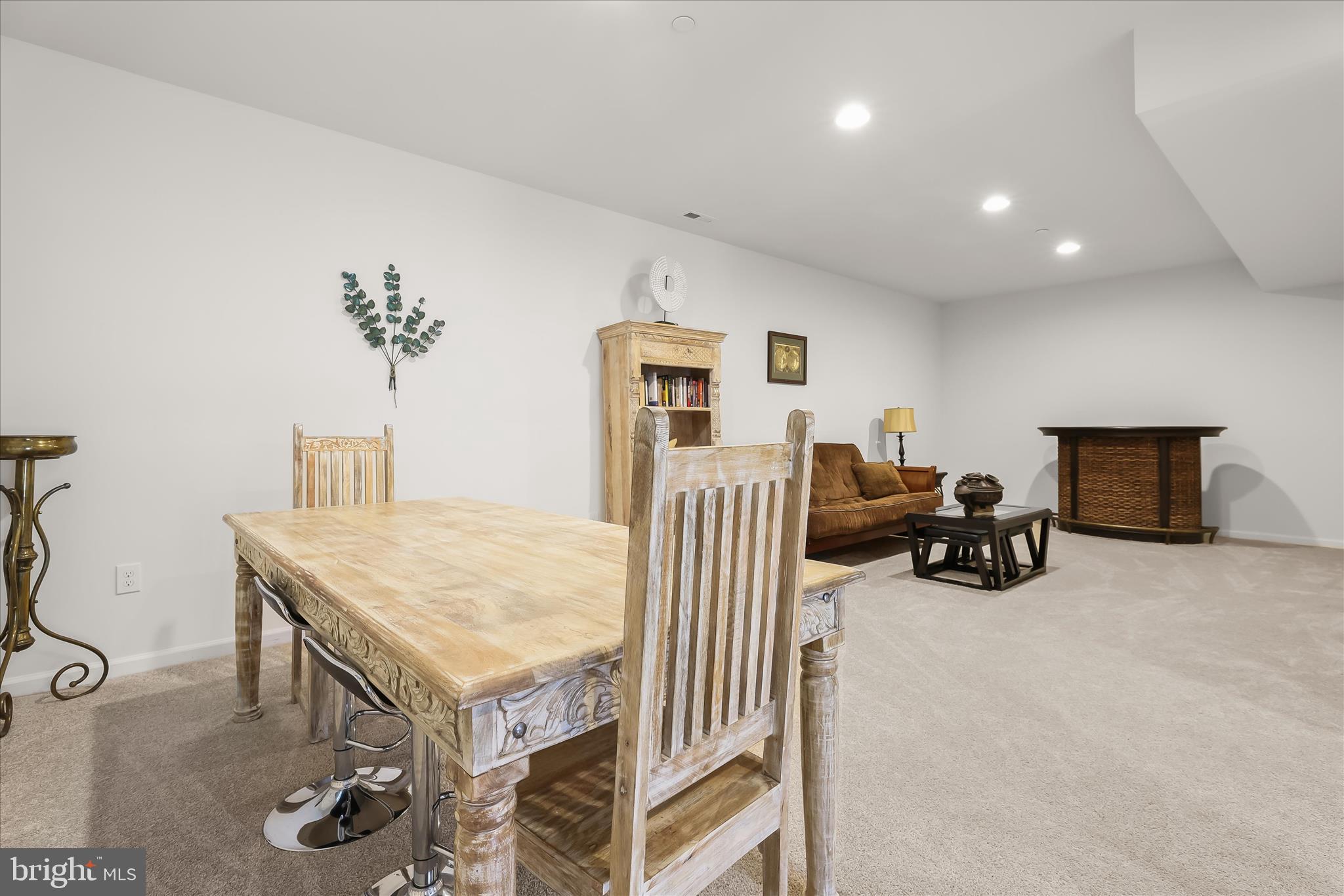 TEMPLES DELIGHT - Residential