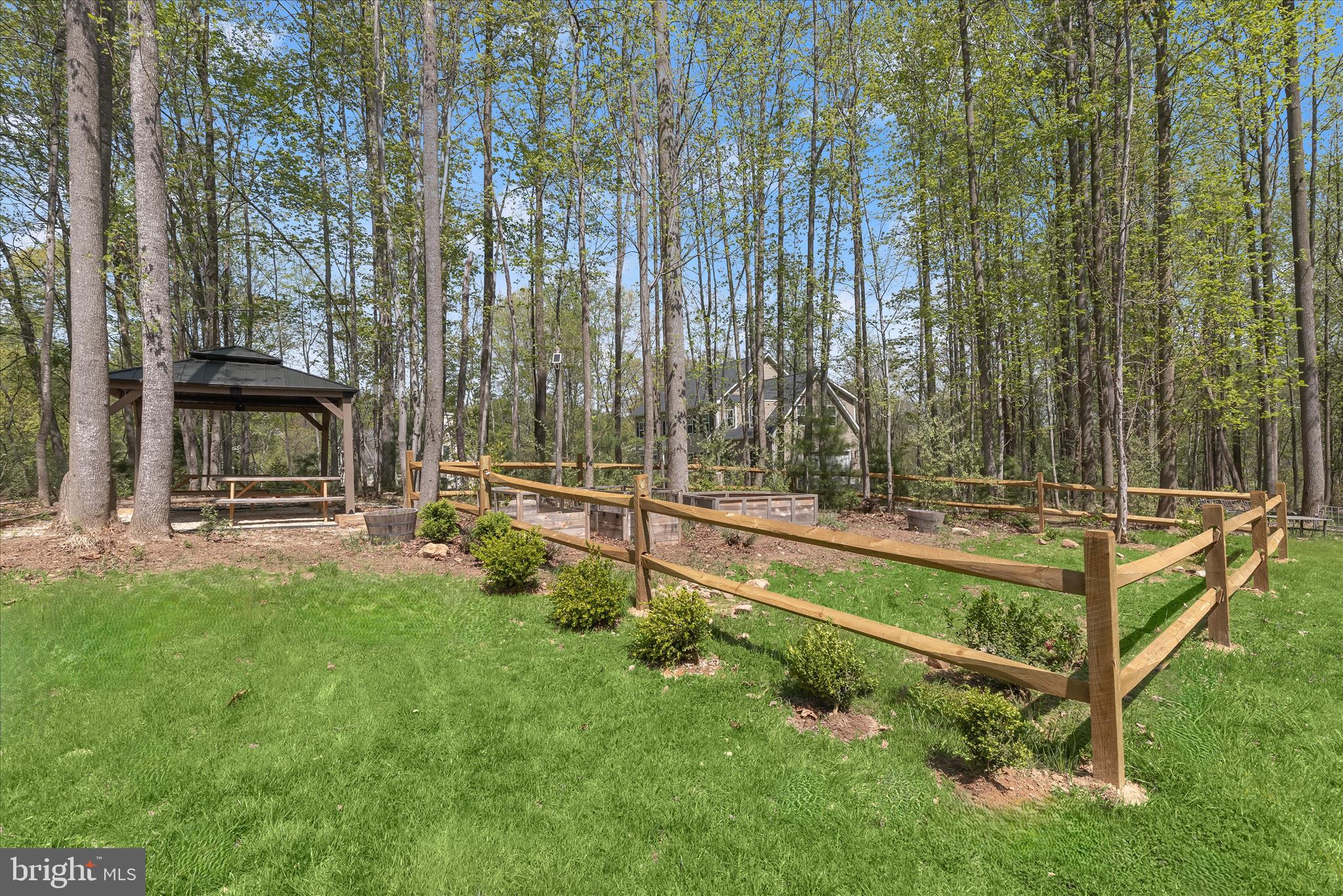 TEMPLES DELIGHT - Residential