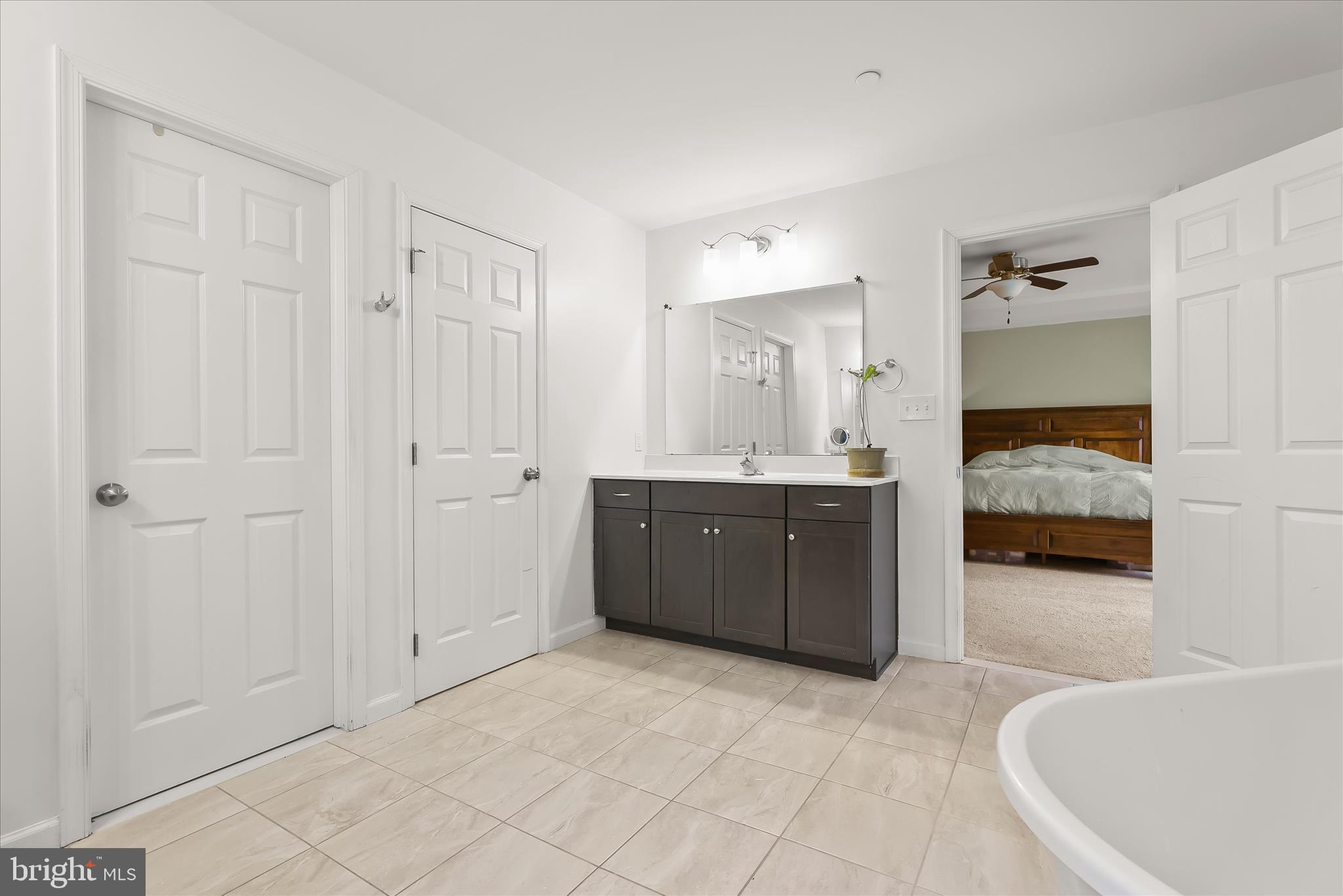 TEMPLES DELIGHT - Residential