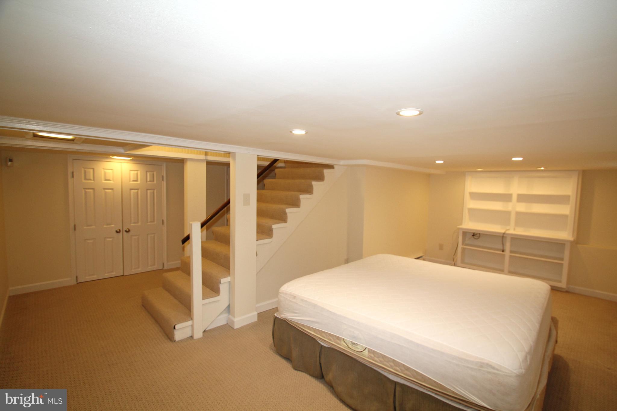 ROSEMONT - Residential Lease