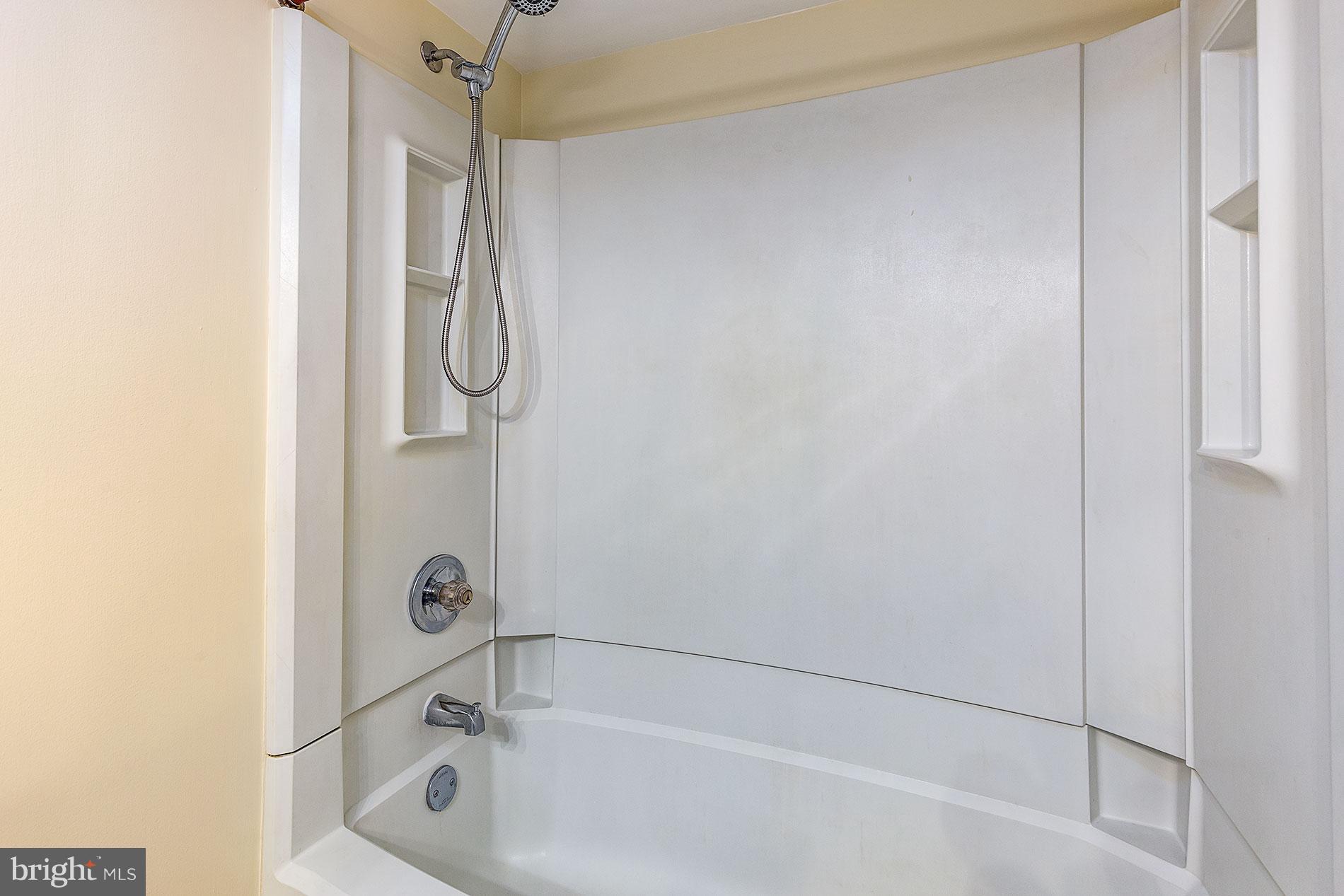 BURKE COVE - Residential Lease