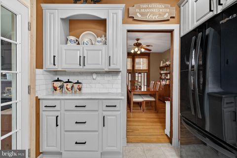 Tiny photo for 15 Spruce Street, MIDDLETOWN, PA 17057 (MLS # PADA2057306)