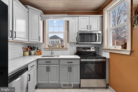 Tiny photo for 15 Spruce Street, MIDDLETOWN, PA 17057 (MLS # PADA2057306)