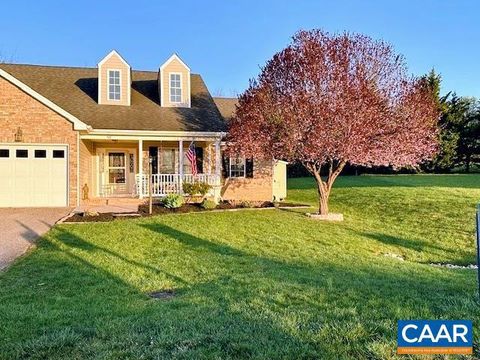 56 MERIWETHER CIR STUARTS DRAFT VA 24477