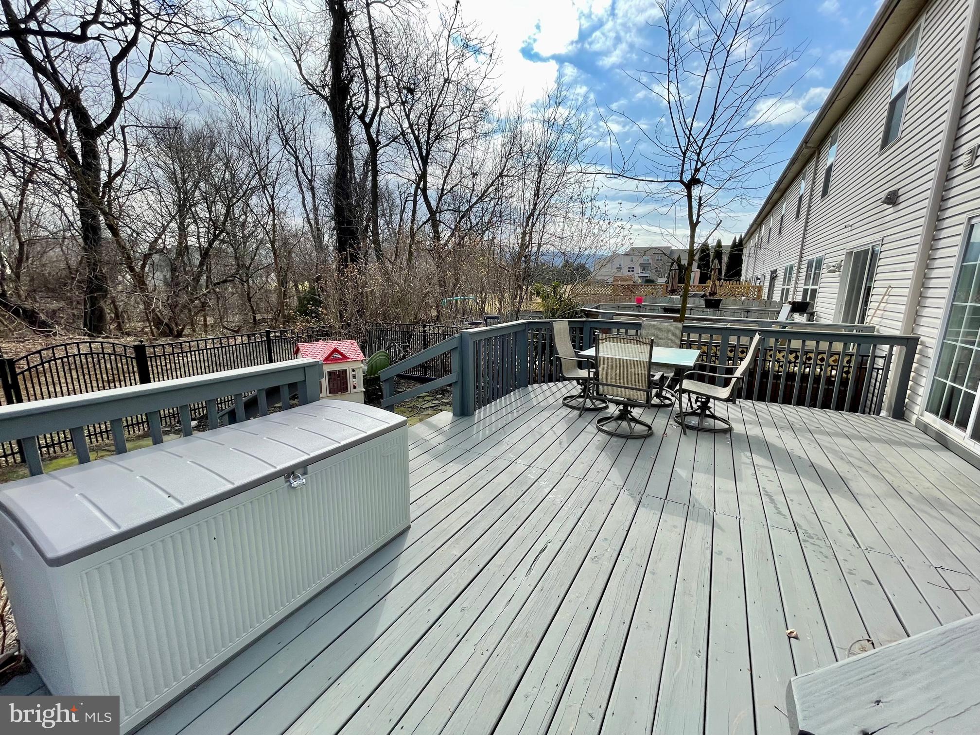 PENN WEST - Residential