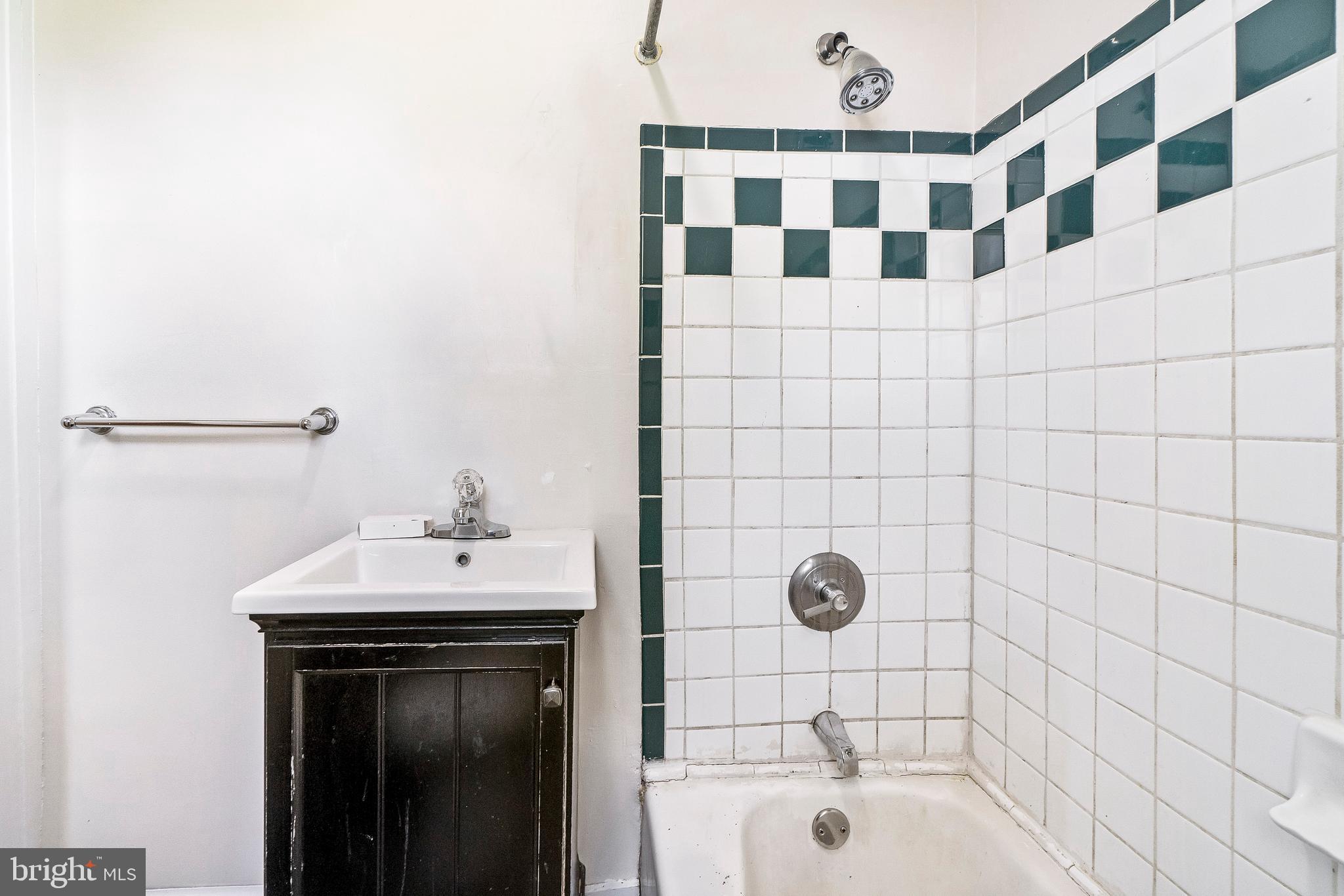 LAKE WALKER - Residential