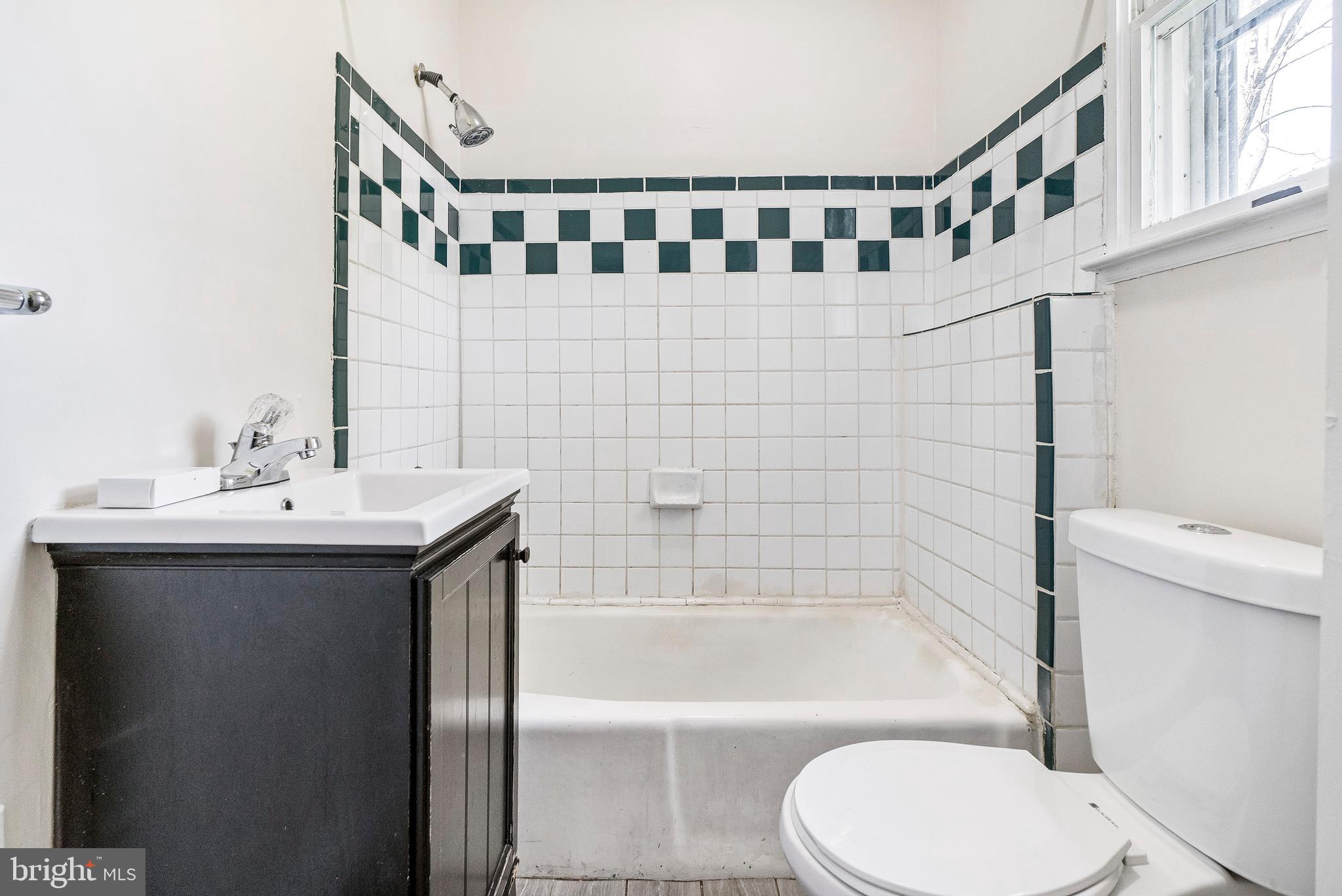 LAKE WALKER - Residential