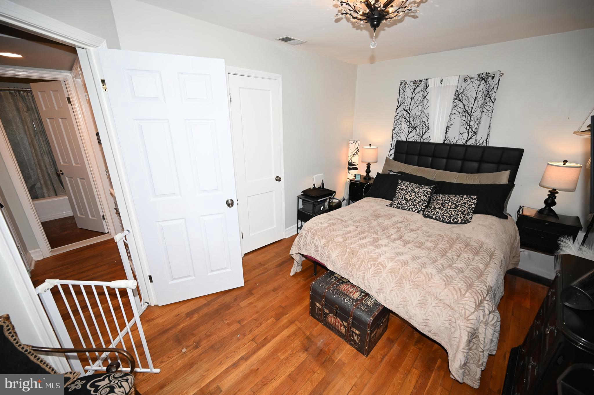 FAIRFAX WOODS - Residential