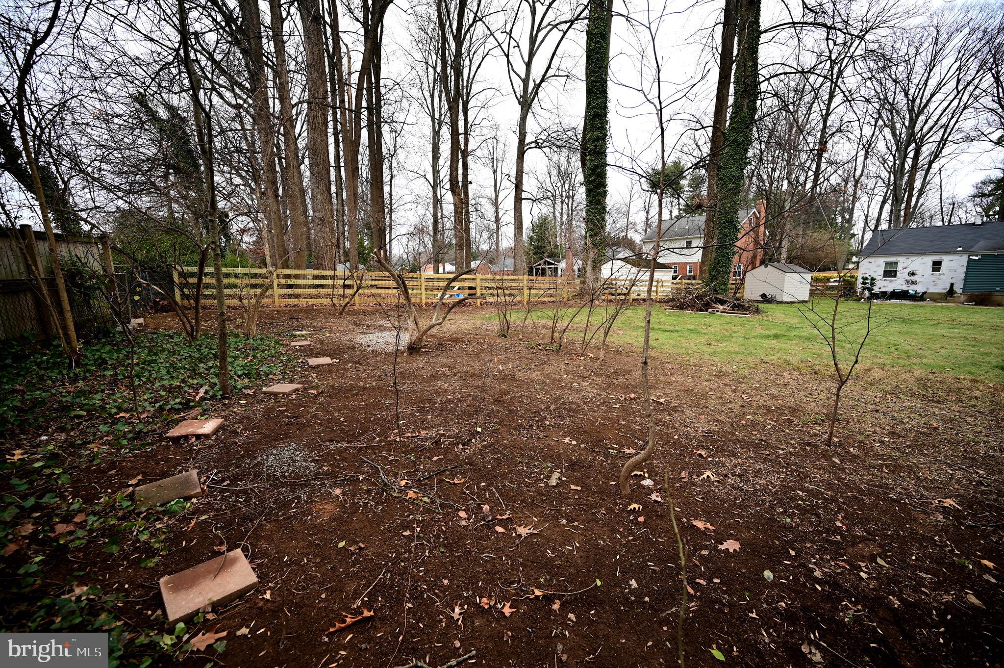 FAIRFAX WOODS - Residential