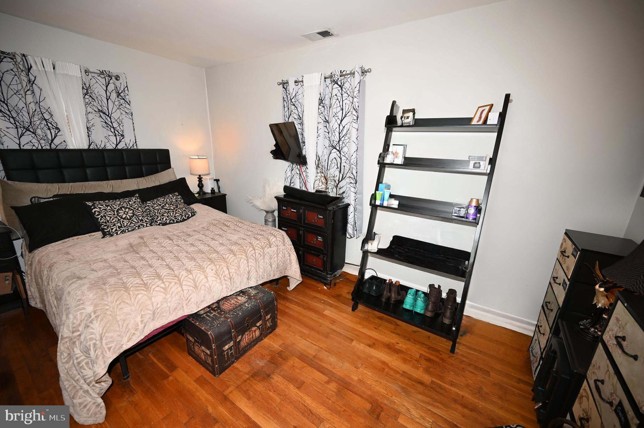 FAIRFAX WOODS - Residential