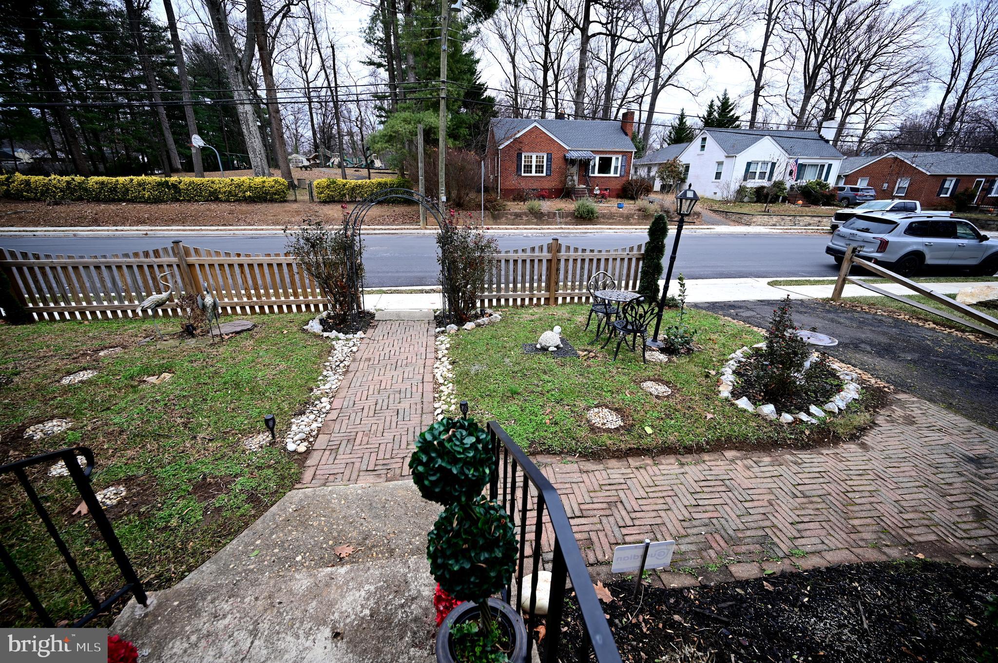 FAIRFAX WOODS - Residential