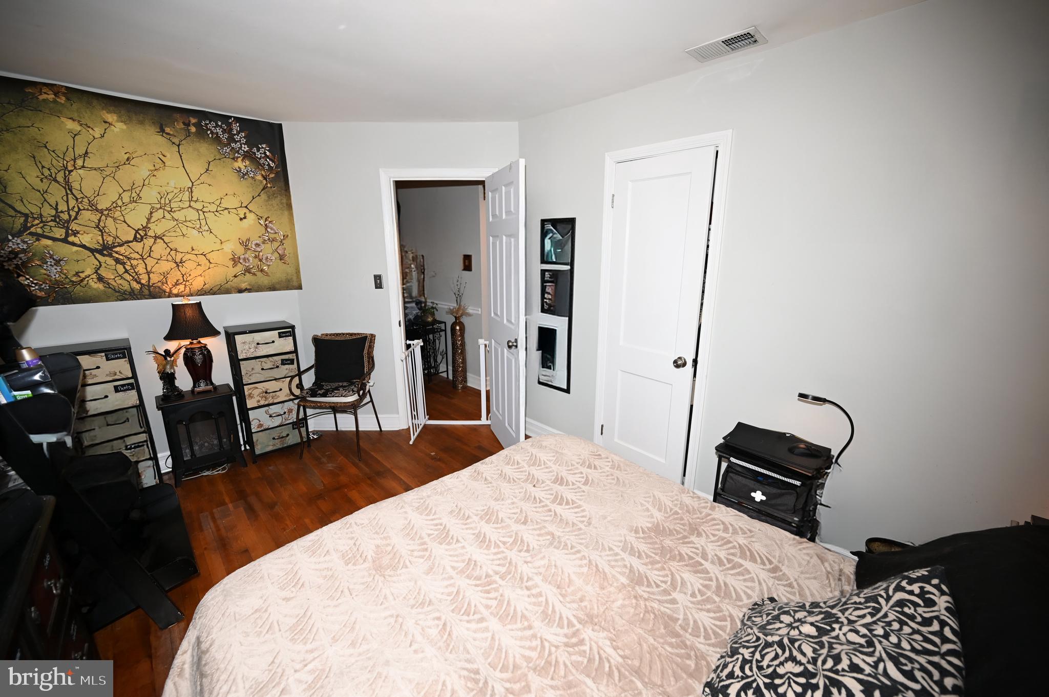 FAIRFAX WOODS - Residential