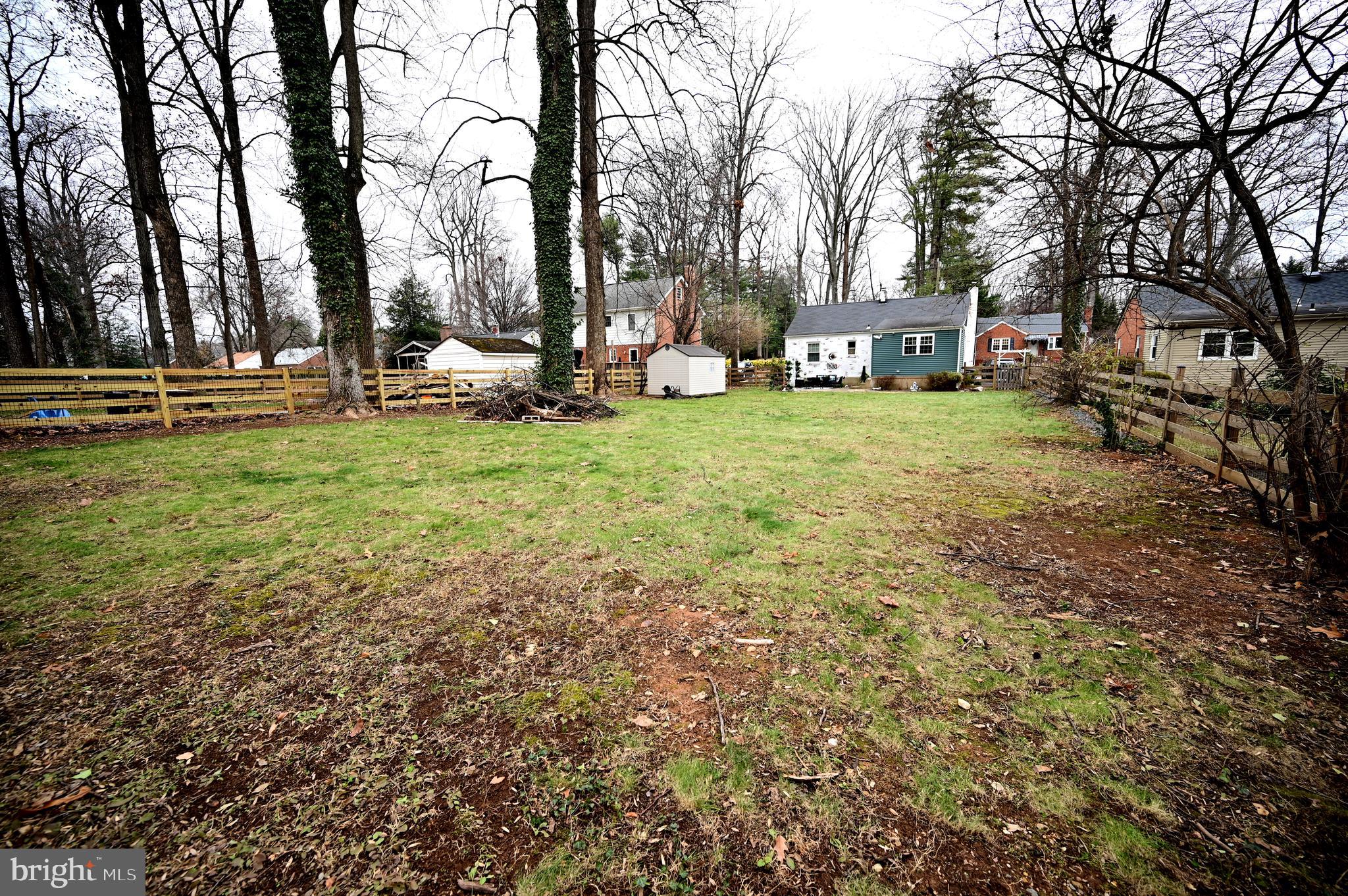 FAIRFAX WOODS - Residential