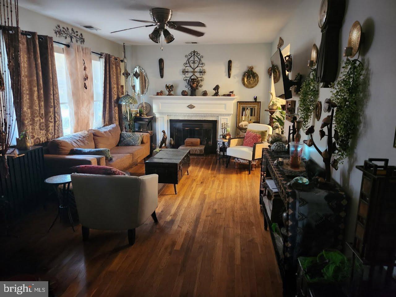 10833 WARWICK AVENUE