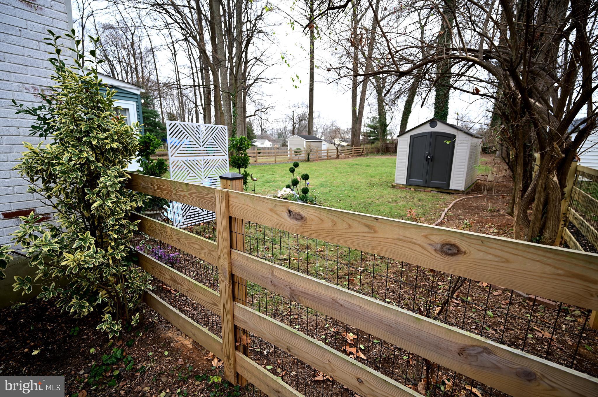 10833 WARWICK AVENUE