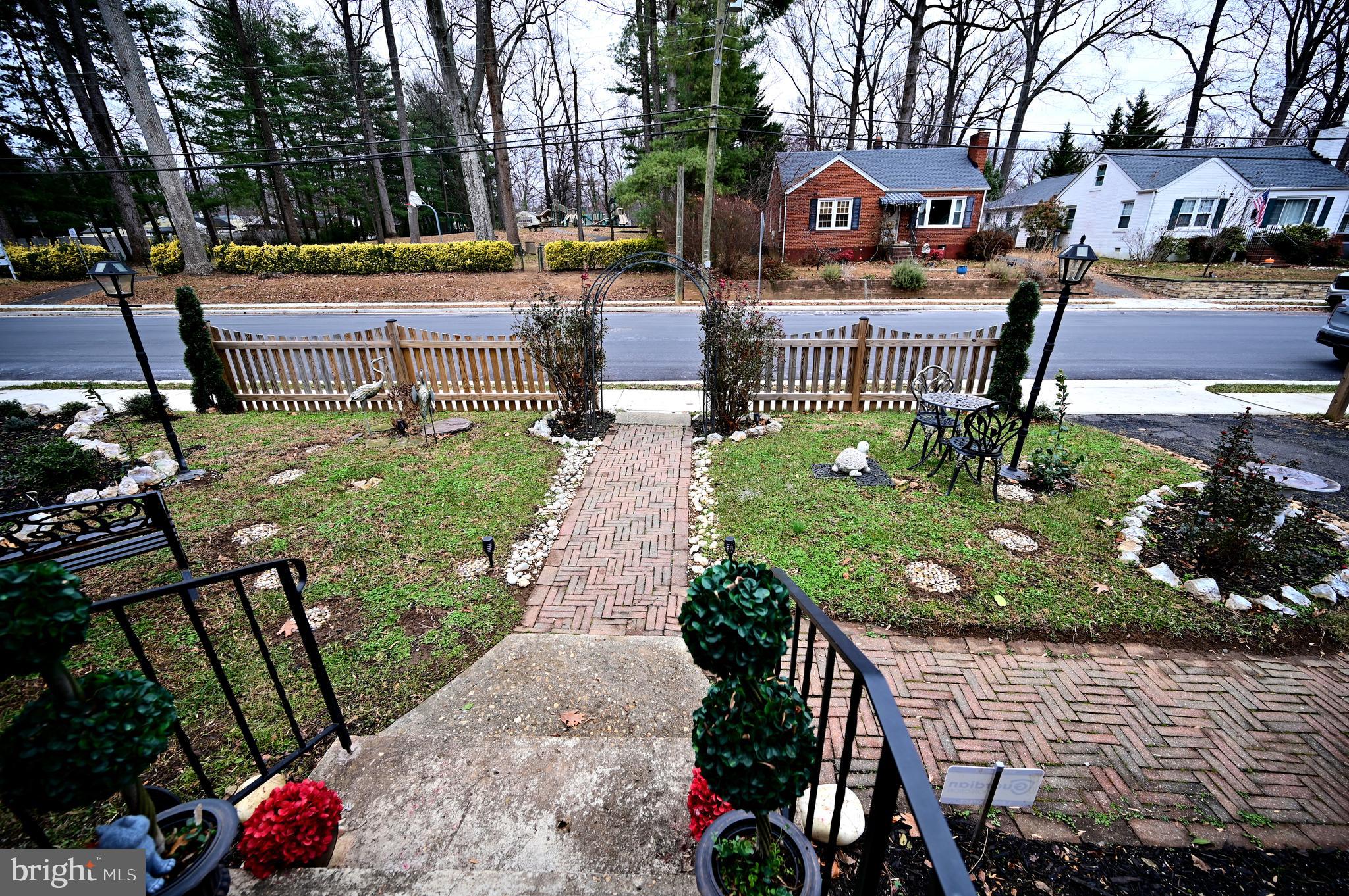 FAIRFAX WOODS - Residential