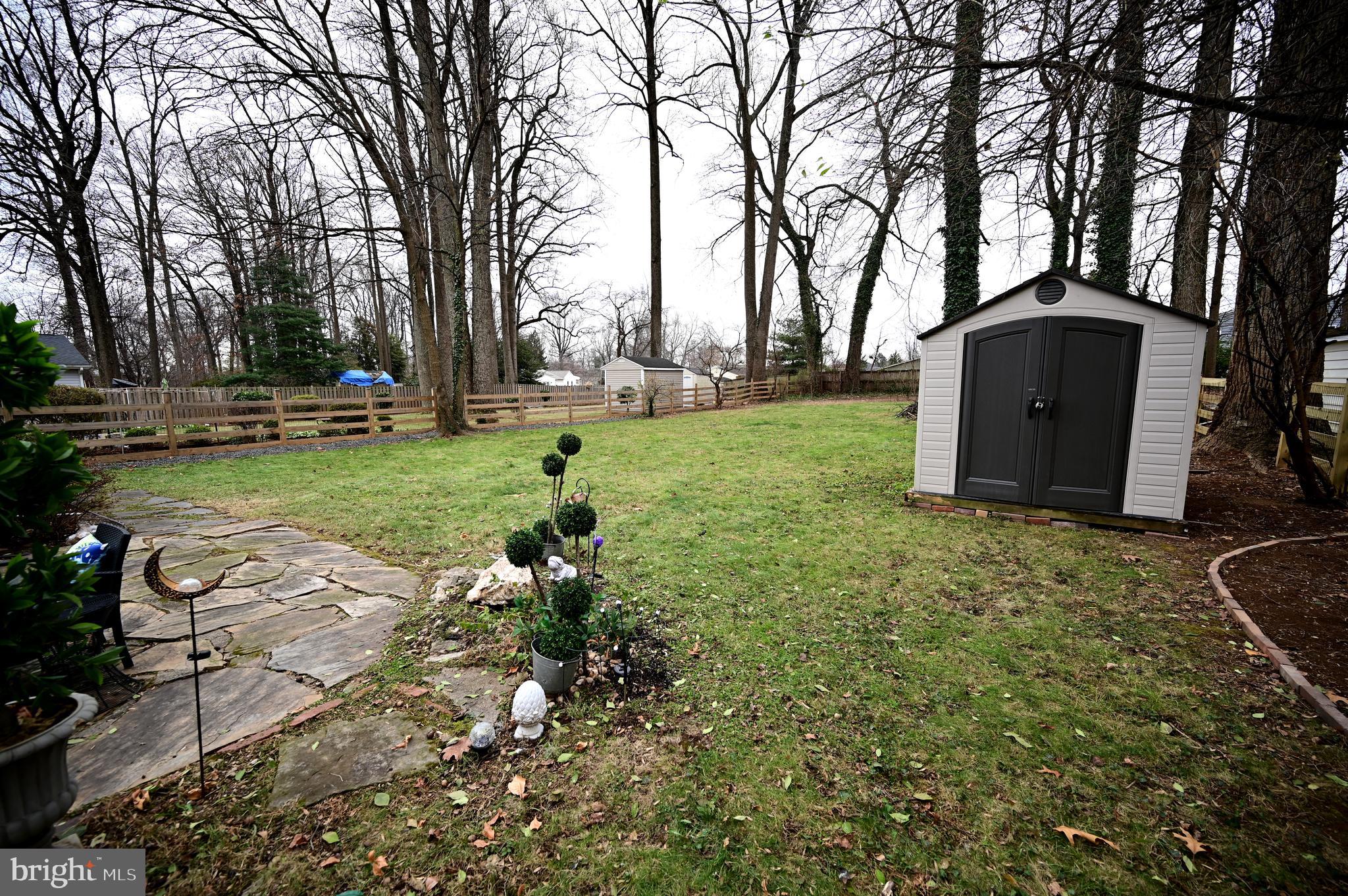 FAIRFAX WOODS - Residential