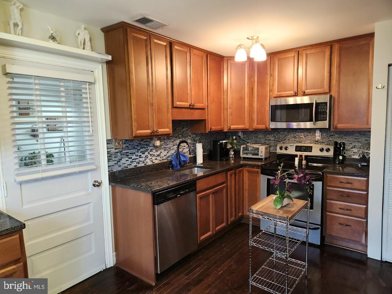 FAIRFAX WOODS - Residential