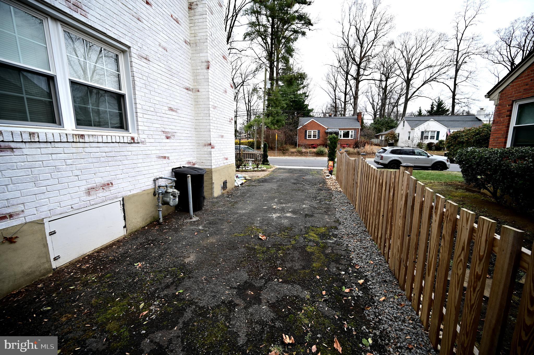 FAIRFAX WOODS - Residential