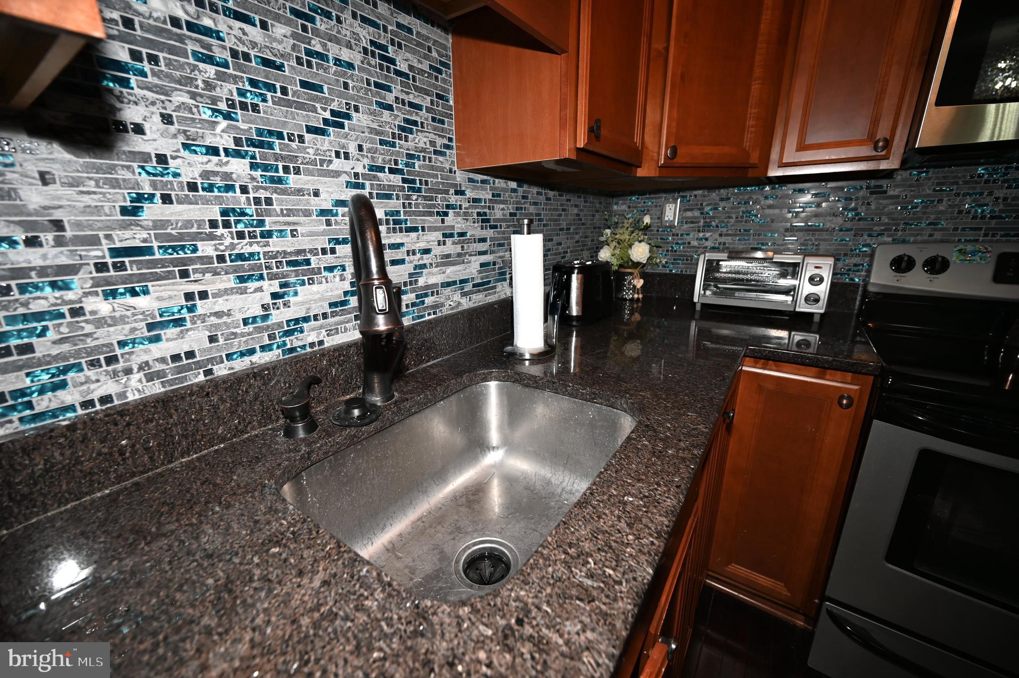 FAIRFAX WOODS - Residential