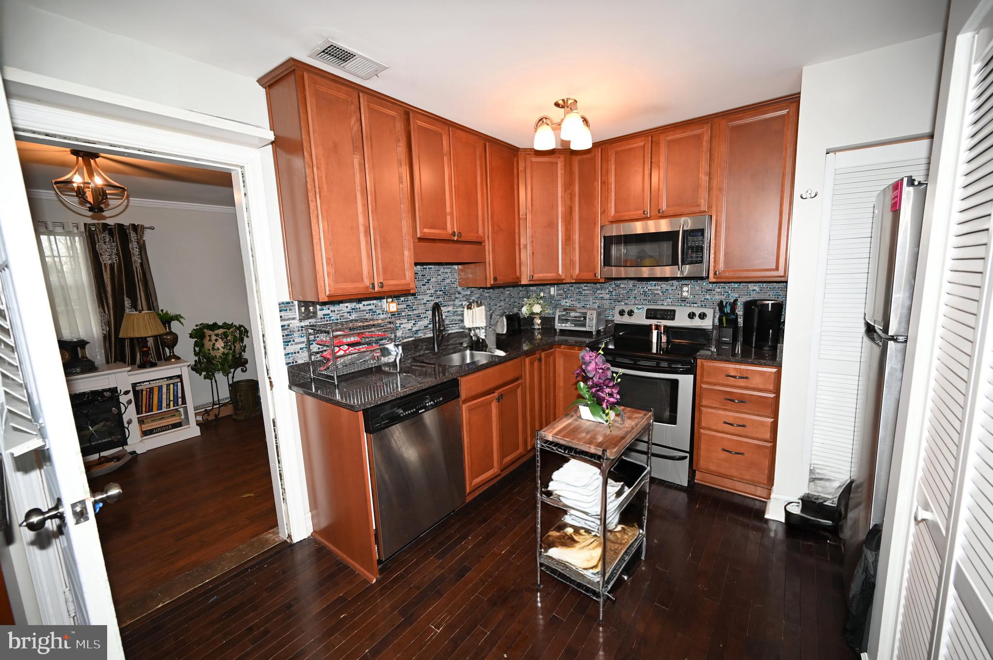 FAIRFAX WOODS - Residential