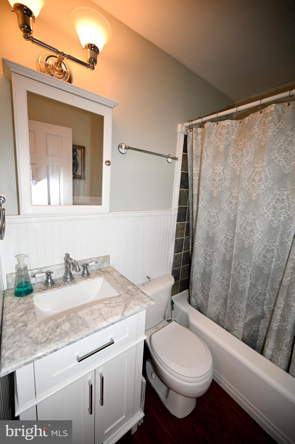 FAIRFAX WOODS - Residential