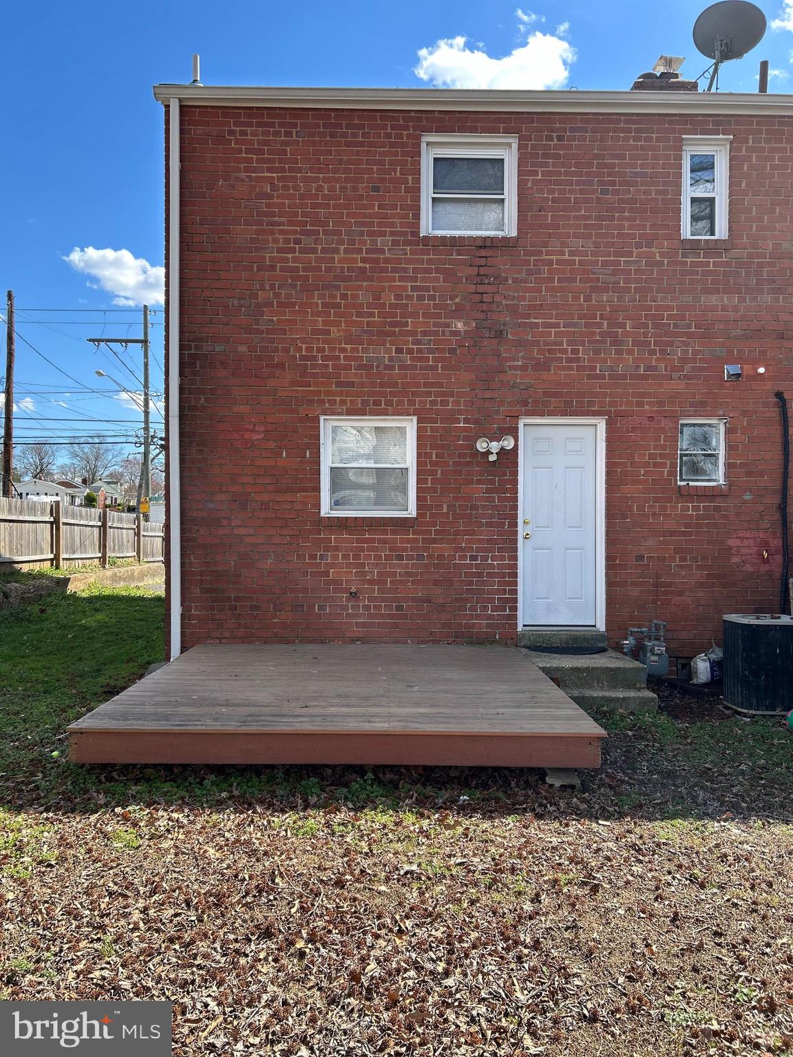 MORELAND GARDENS - Residential Lease