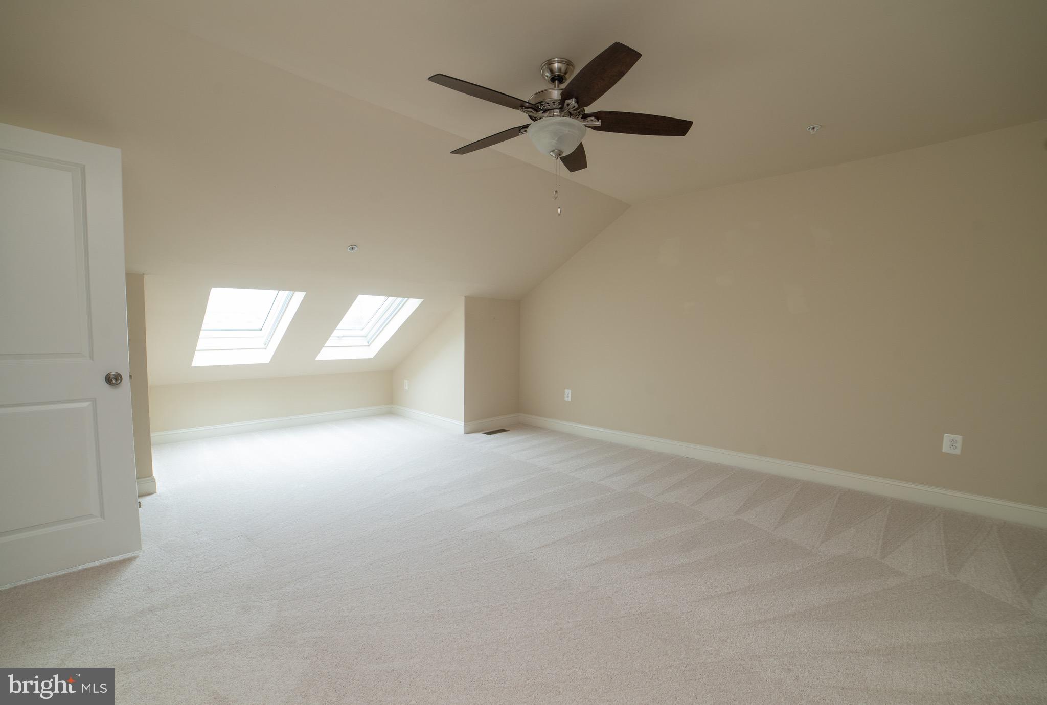 VILLAGE GREENS - Residential